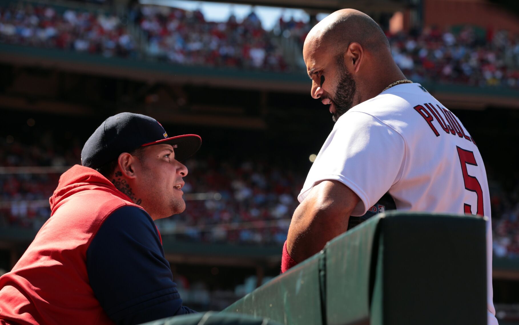 Cardinals look to split series against D-backs